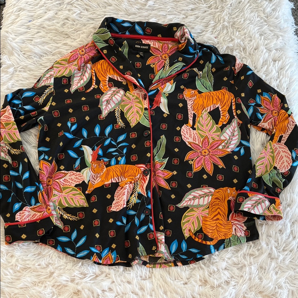 ROOM SERVICE pajama top Size XL/EG